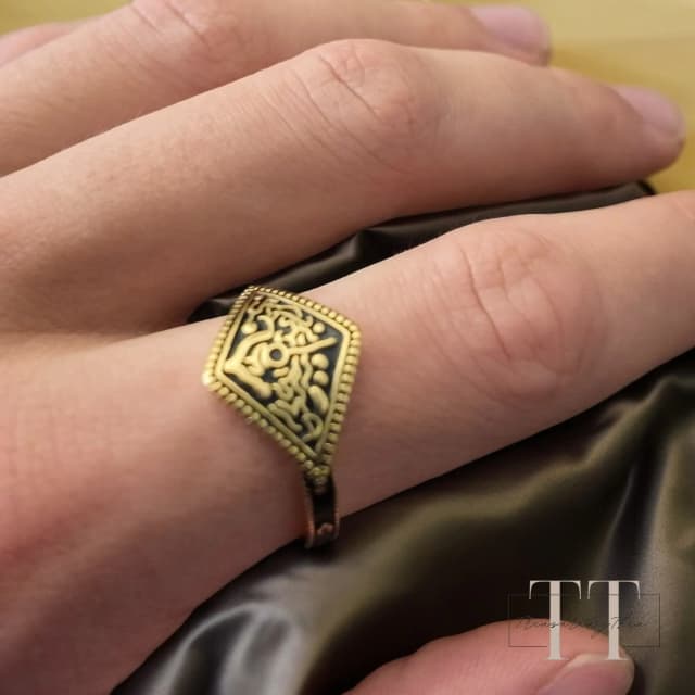 Favor Ring